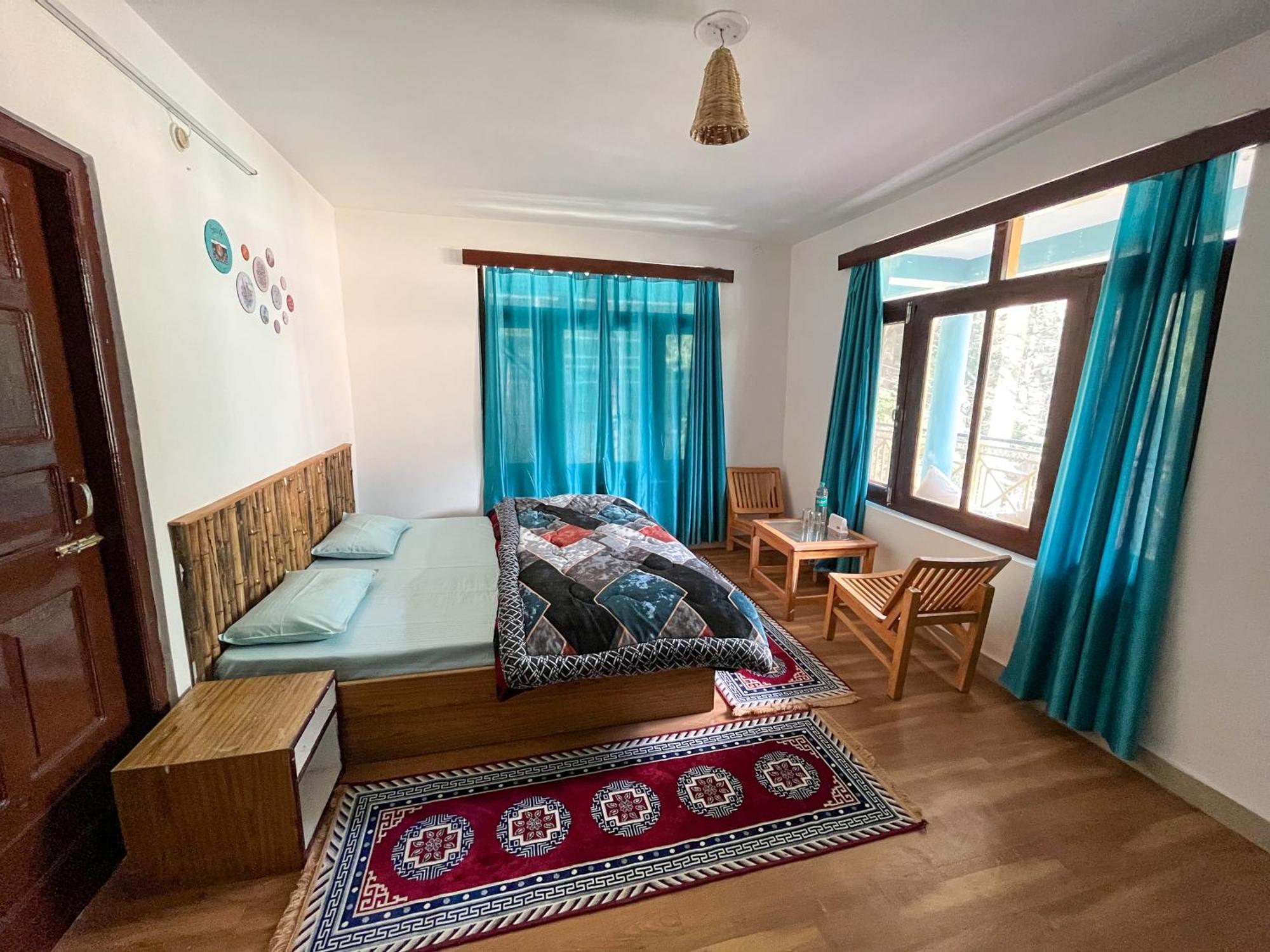 Bhagwati Wood House Bed & Breakfast *